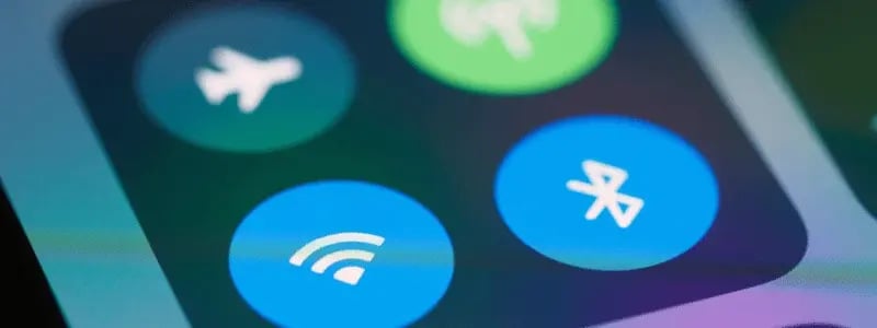 A close up of connection icons on an Apple iPhone.