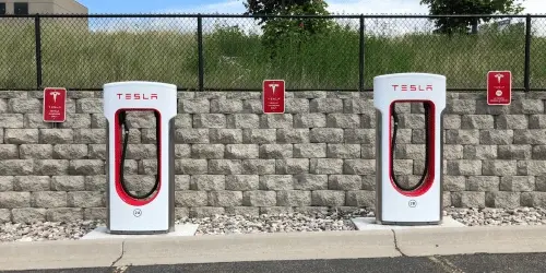 A Guide To Tesla Superchargers